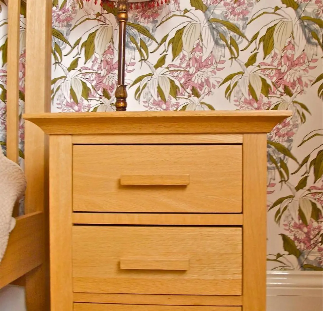 Acorn Guest House In Hull Kingston upon Hull Bed & Breakfast