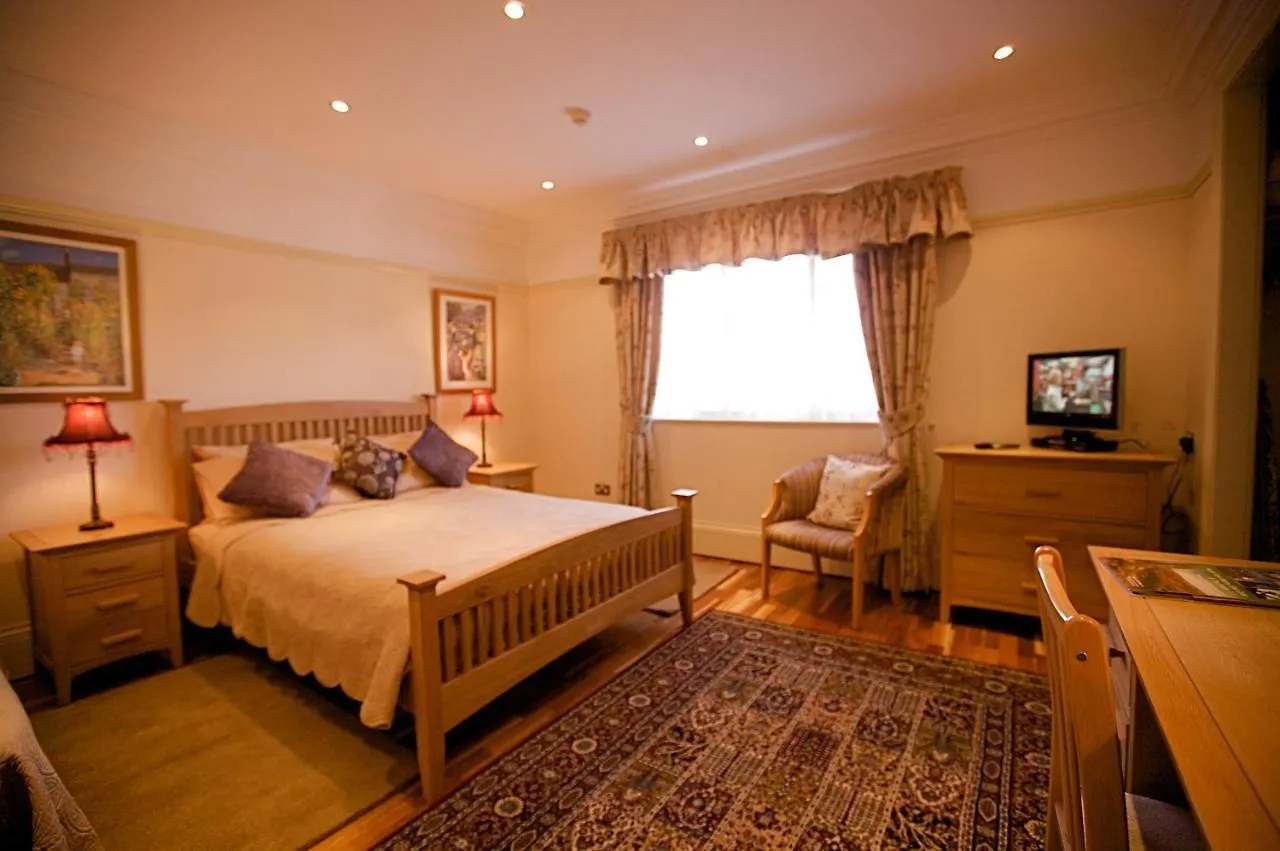 Acorn Guest House In Hull Kingston upon Hull Bed & Breakfast