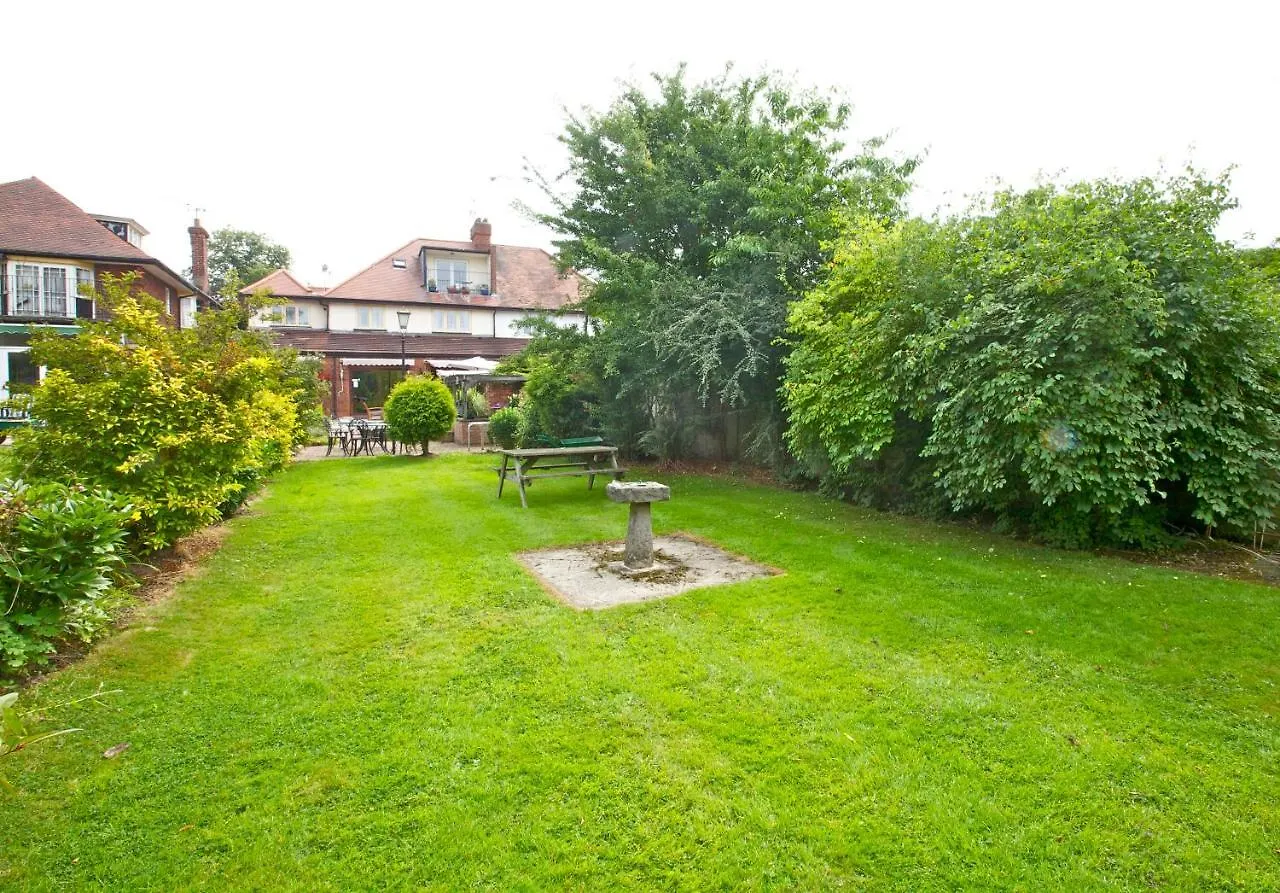 Acorn Guest House In Hull Kingston upon Hull Bed & Breakfast